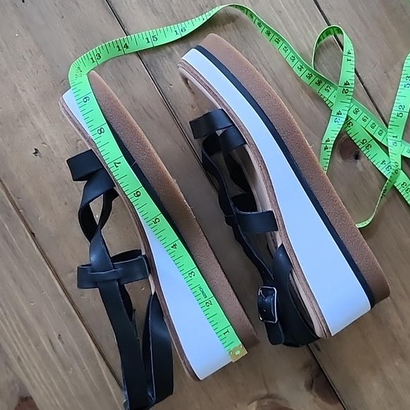 Lucky Brand Black Leather Strappy Sandal size 6 - Picture 12 of 14